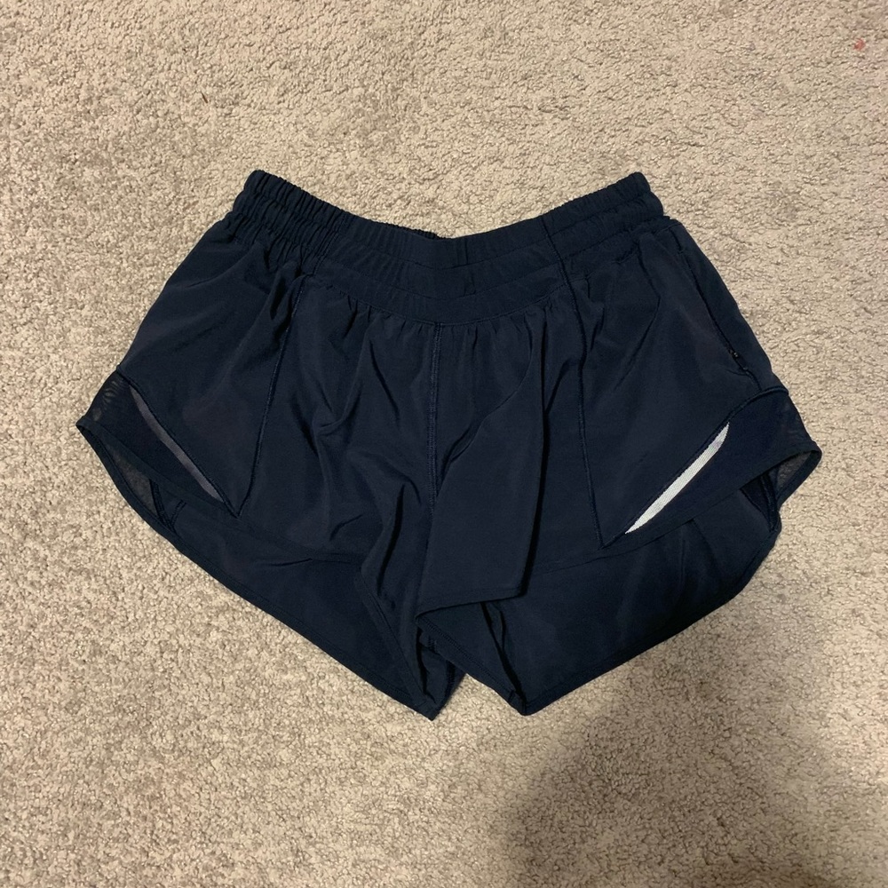 Lululemon Hotty Hot Shorts 2.5”